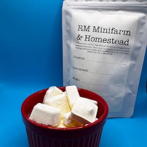 Organic freeze dried A2 yogurt drops treat snack crunchy