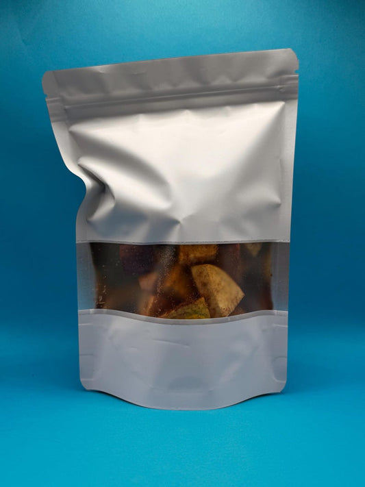 Organic freeze dried cinnamon and coconut sugar dusted apple pieces no apeel snack