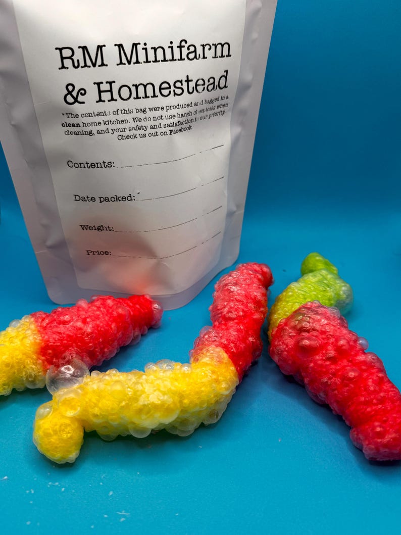Freeze dried gummy worms treat snack puff candy