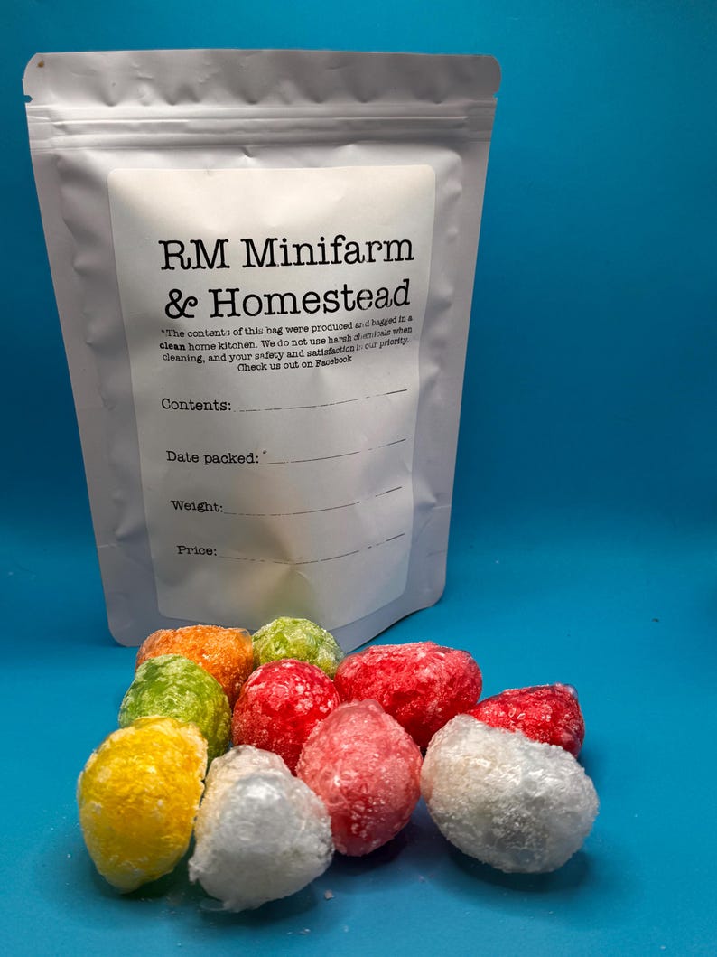 Freeze dried sour gummy bears treat snack candy puff